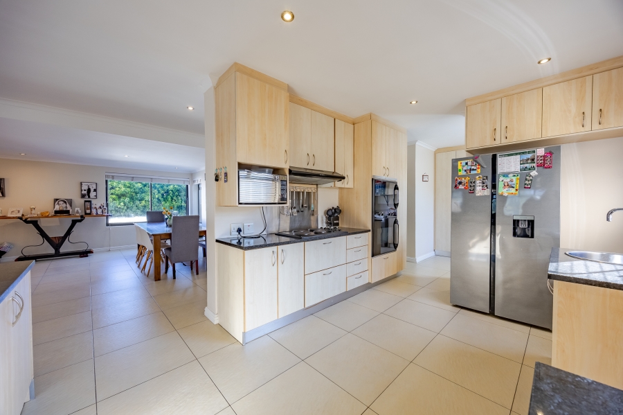 4 Bedroom Property for Sale in Flamingo Vlei Western Cape